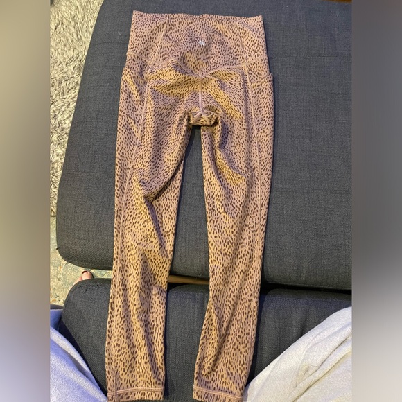 Salutation stash legging- cheetah print! - Picture 2 of 3